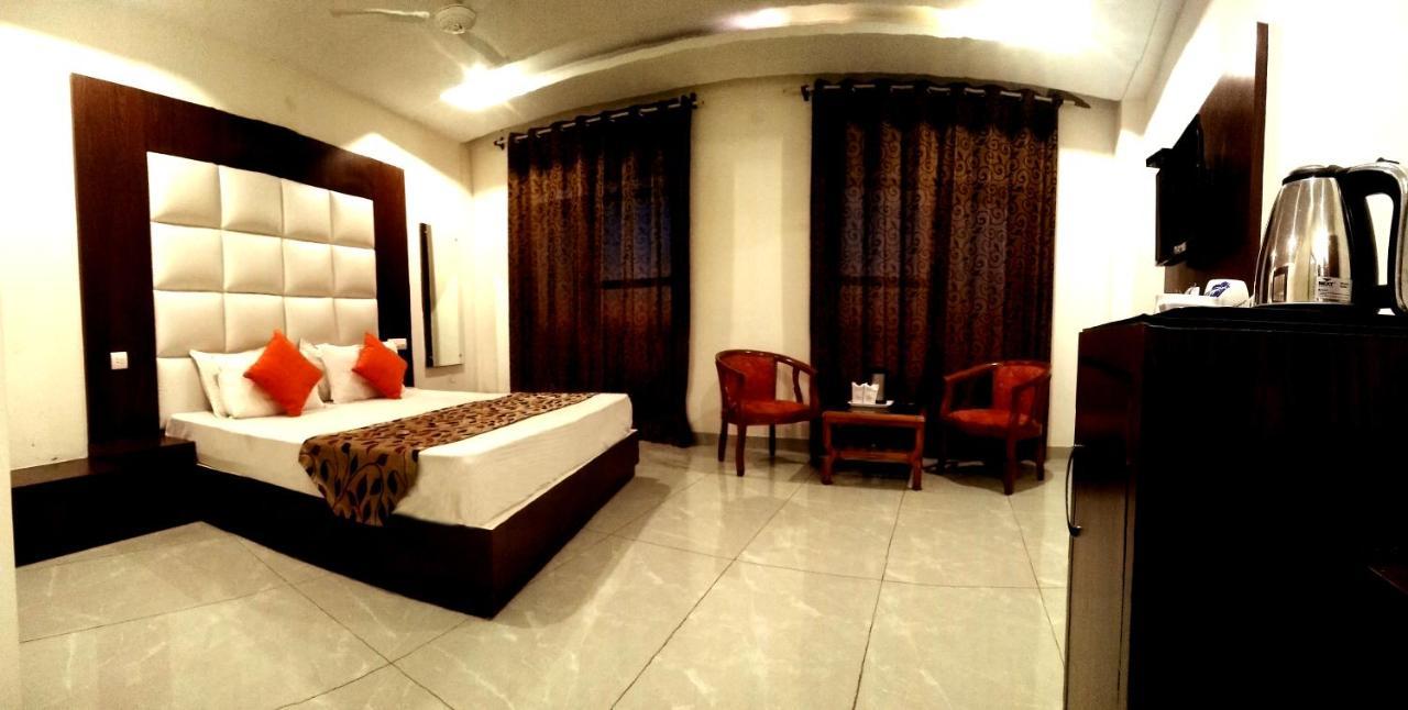 Hotel Vatika - The Riverside Resort Dharamshala Exterior foto